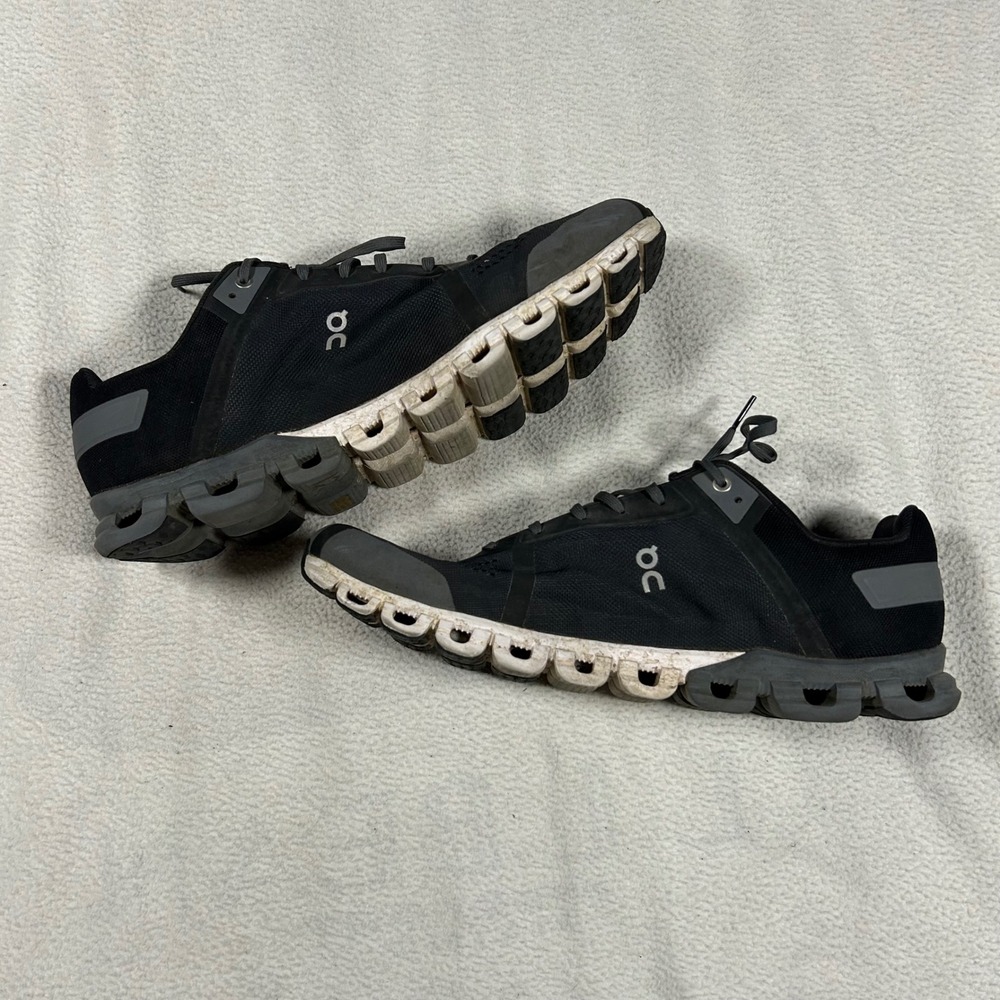 On Cloudflow Running Shoes Mens 14 Black CloudTec Lightweight Sneakers 35.99238